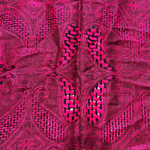 Fuchsia pashmina scarf - Picture 2 of 3